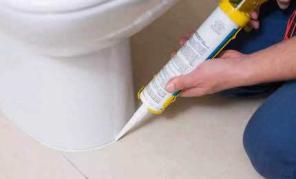 Memasang tandas pada sealant Memasang tandas pada sealant