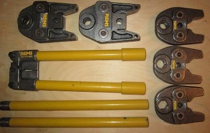 Press tool Press tool