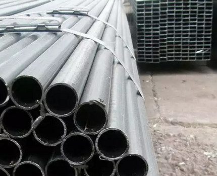 دفعة من الأنابيب متوسطة القطر دفعة من الأنابيب متوسطة القطر