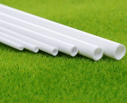مواسير بلاستيكية بأقطار مختلفة مواسير بلاستيكية بأقطار مختلفة