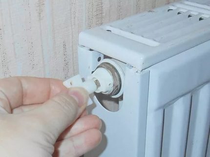 Ključna kontrola slavine Ključna kontrola slavine