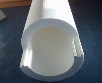 Coque en mousse et polystyrène comme chauffage pour les tuyaux d'égout Coquille