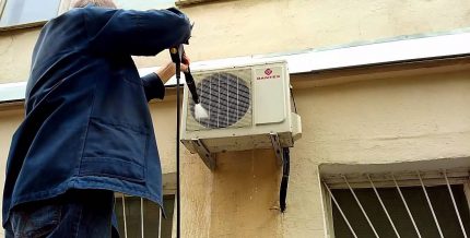 On the ground floor, cleaning the external module will not be a problem Cleaning the outside of the air conditioner