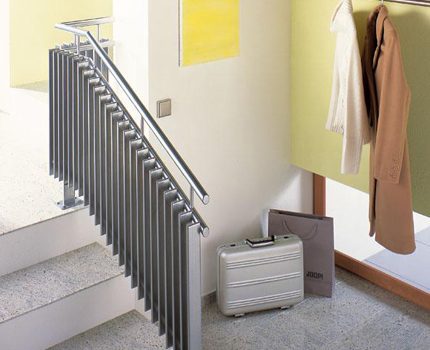 Hình thức độc đáo của tản nhiệt thép Pin thép hình đường sắt