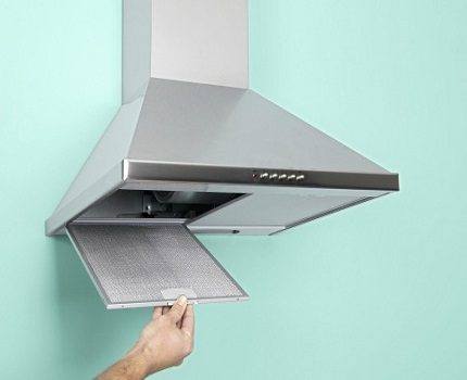 Grease filters are easy to remove and wash. Metal grilles for hoods