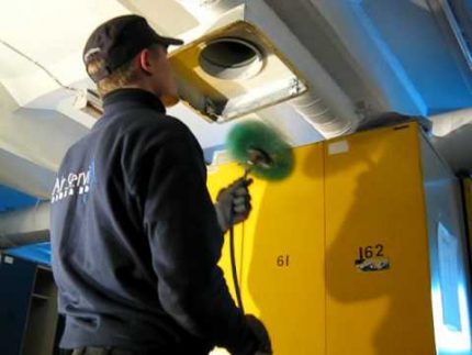 Hidraulički motor omogućuje rotaciju fleksibilnog vratila Fleksibilno čišćenje osovine