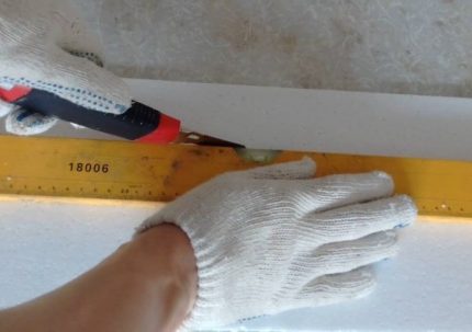Mga gaps sa panahon ng pag-install ng pinalawak na polisterin Styrofoam pagtula