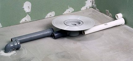 Koneksyon ng isang hagdan sa alkantarilya Pagkonekta ng aparato sa sewer