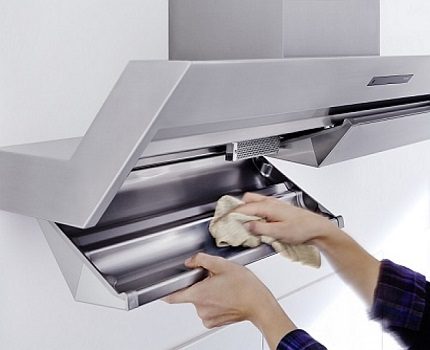 Cleaning and washing the fume hood Hood Care
