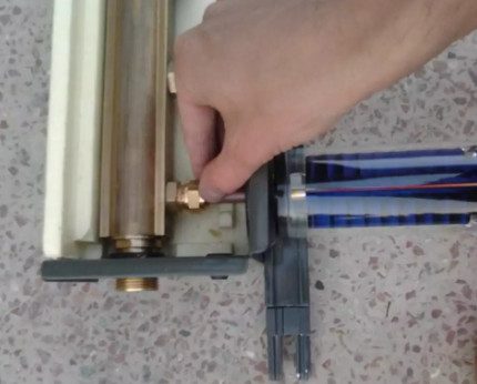 Συναρμολόγηση των σωλήνων πένας Συναρμολόγηση των σωλήνων πένας