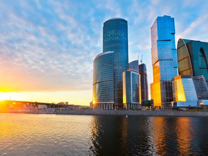 High-rise buildings with air conditioning equipment with water-cooled units Water-cooled CCB