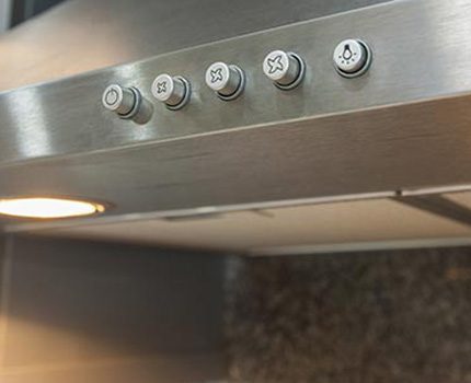 Panneau de commande de hotte Besoin de nettoyer et de capoter le boîtier