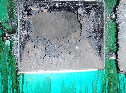 With the right connection, you will have to clean soot once every 2-3 months Soot in a pellet boiler