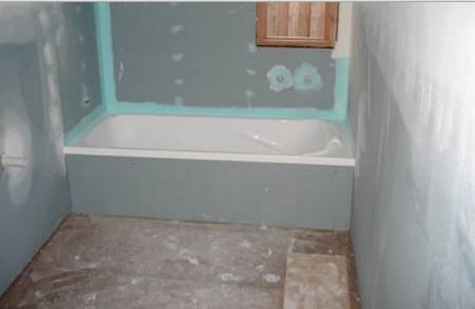 La combinaison des matériaux dans l'étanchéité du bain Imperméabilisation pour la salle de bain