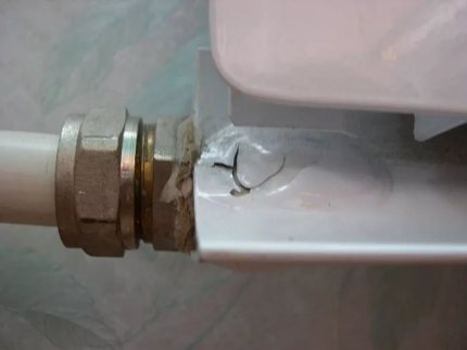 Дефектен алуминиев радиатор Дефектен алуминиев радиатор