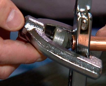 When installing a split system, it is necessary to expand the tubes of the device Pipe expansion