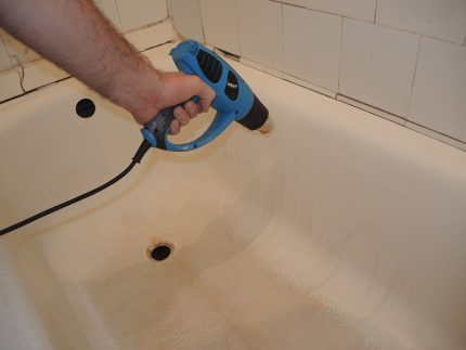 Mga pagtutukoy ng patong ng isang bathtub na may bulk acrylic Pagtutuyo sa paligo