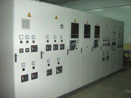 Para o correto funcionamento do equipamento, é necessário garantir o regime de temperatura Sala de instalação ShUV