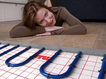Water floor heating
