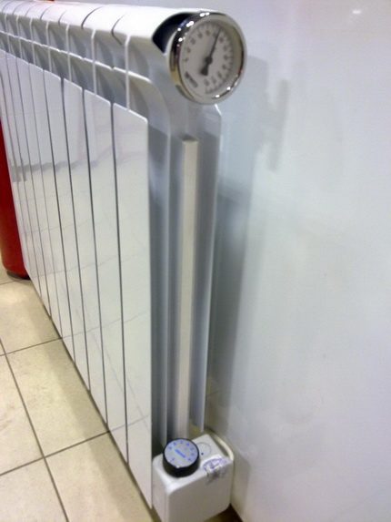 Radiator med regulerbar varmer Radiator med regulerbar varmer
