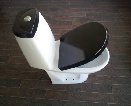 Couvercle de toilette noir