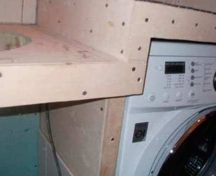 Mahalaga upang matiyak ang higpit kapag kumokonekta sa mga komunikasyon Ang pag-mount ng mga countertop sa banyo