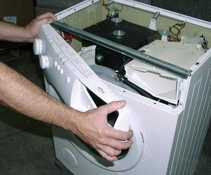 Detaching the washing machine control unit Dismantling the control panel