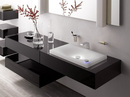 Lavabo amb lavabo de vidre esmerilat al bany Pica de sobretaula