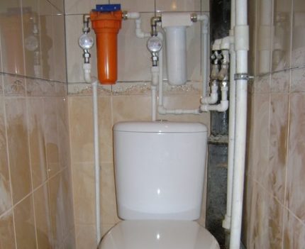 Les filtres prolongent la durée de vie des raccords du réservoir de vidange Installer des filtres dans les toilettes