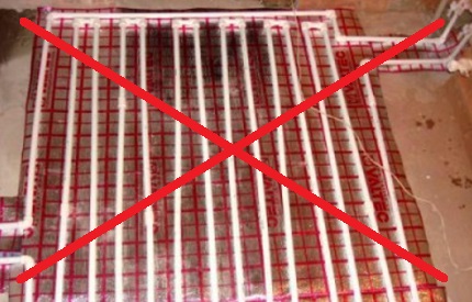 Warm water floor from polymer pipes Polypropylene pipe circuit