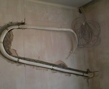 Daļu no dalītās sistēmas instalēšanas var veikt pats Gaisa kondicioniera uzstādīšana