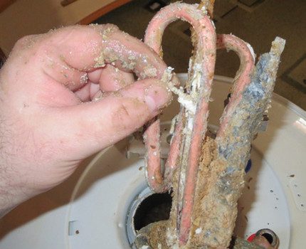Pag-alis ng pampainit mula sa boiler Pag-alis ng pampainit mula sa boiler