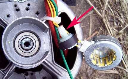 Replacing the tachometer in the device Replacing the tachometer in the device