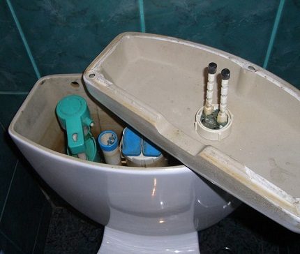 Nettoyage de la cuvette des toilettes Nettoyage de la cuvette des toilettes