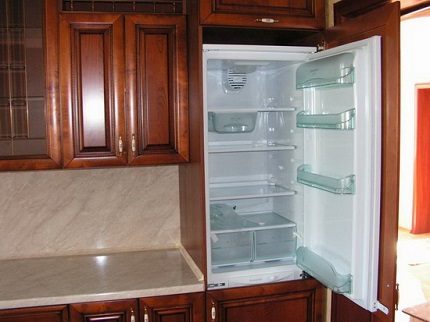 Installation of the built-in refrigerator Installation of the built-in refrigerator