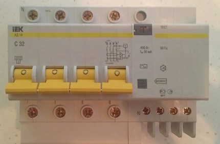 Model mesin automatik berbeza 4P 32A Model mesin automatik berbeza 4P 32A