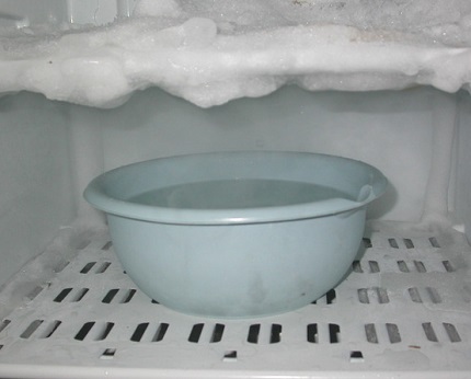 So tauen Sie die Kamera auf und waschen den Kühlschrank im Inneren Kühlschrank auftauen