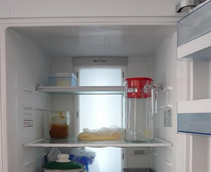 In Markenkühlschränken ist keine Frost-Option implementiert Haier ohne Frost