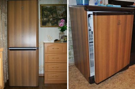 Das Design des Kühlschranks Indesit unter dem Baum Holzkühlschrank