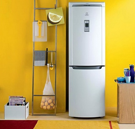 Elektronisch gesteuerter Zwei-Kammer-Kühlschrank Sicherheitslücken von Indesit-Kühlschränken