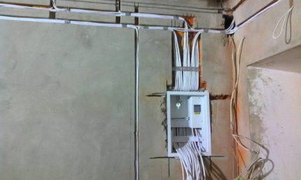 Souvent, les problèmes avec les ampoules LED sont associés à une panne de câblage Condition de câblage défectueuse