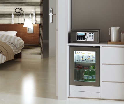 Kompakter Kühlschrank im Hotel Eingebauter Kühlschrank