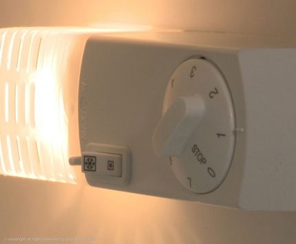 Fehlerbehebung Hintergrundbeleuchtung Indesit Kühlschrank Ersetzen einer durchgebrannten Lampe