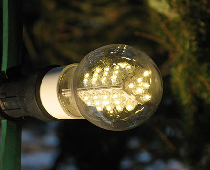Resultatet af forkert tilslutning af LED-kontakten Glødende lampe
