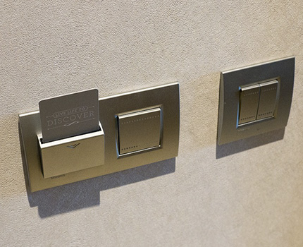 LED-switch med kortstyring Belyst kontakt med nøglekortkontrol