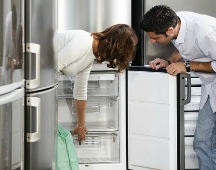 Inspecter le réfrigérateur et explorer les fonctionnalités avant d'acheter Comment choisir un réfrigérateur pour sa fiabilité