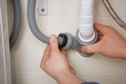 Kaka drain water Kaka drain water