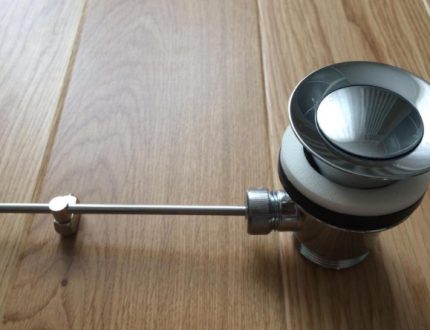The new valve design can be assembled according to the instructions. Metal lever valve