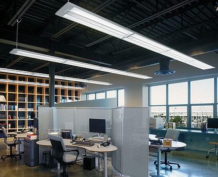 Éclairage fluorescent de bureau Bureau consacré aux lampes fluorescentes