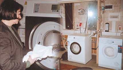 How is a washing machine tested Loading laundry for testing